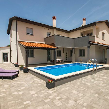 4 Stars Apartments-Pikula Fazana Bagian luar foto