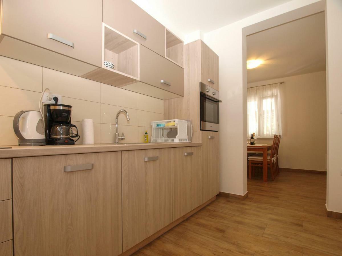 4 Stars Apartments-Pikula Fazana Bagian luar foto