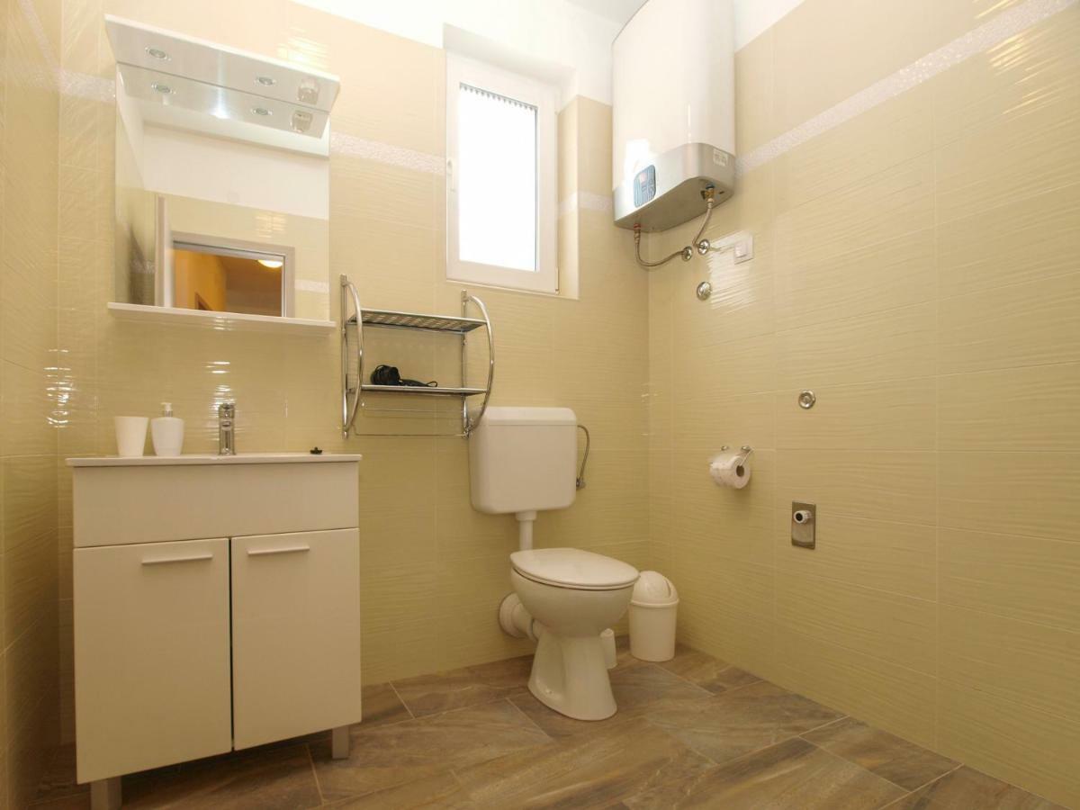 4 Stars Apartments-Pikula Fazana Bagian luar foto