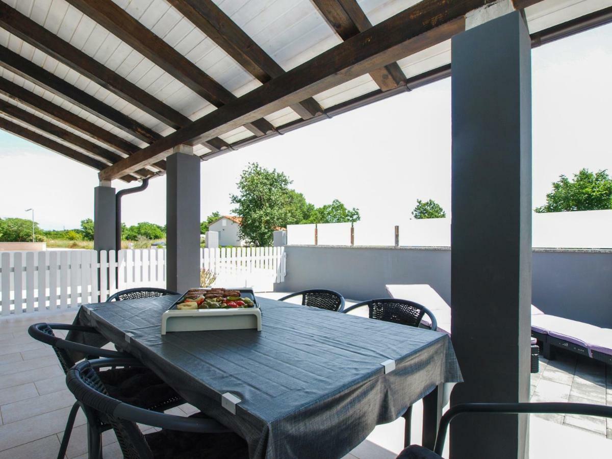4 Stars Apartments-Pikula Fazana Bagian luar foto