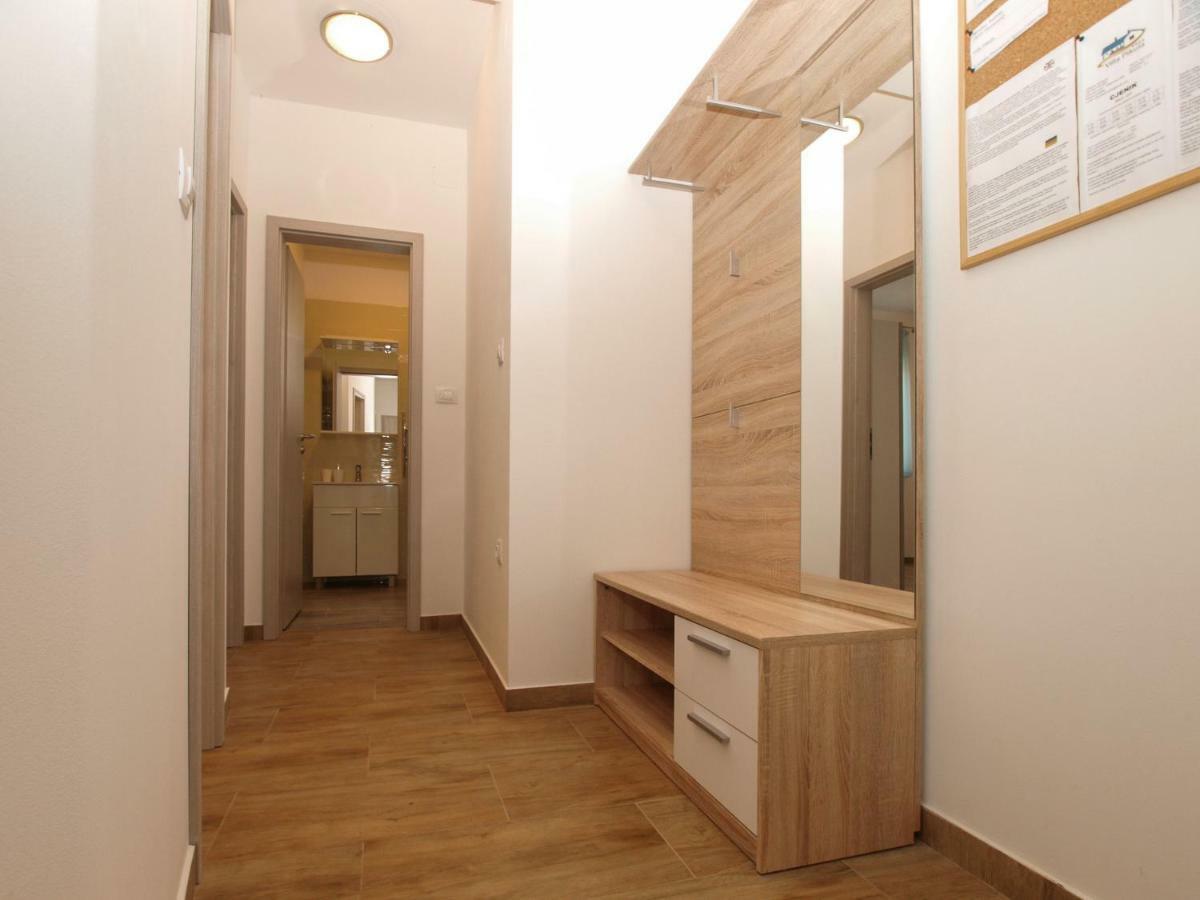 4 Stars Apartments-Pikula Fazana Bagian luar foto