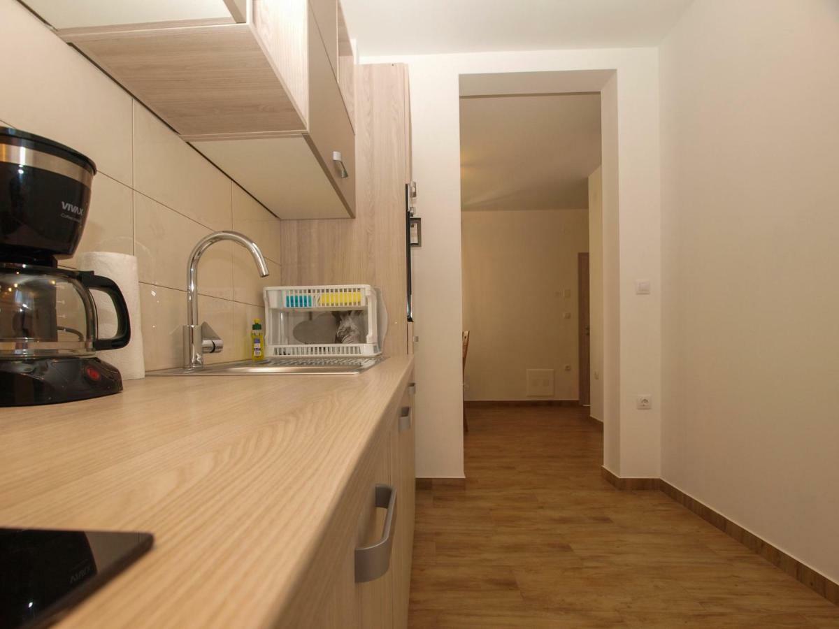 4 Stars Apartments-Pikula Fazana Bagian luar foto